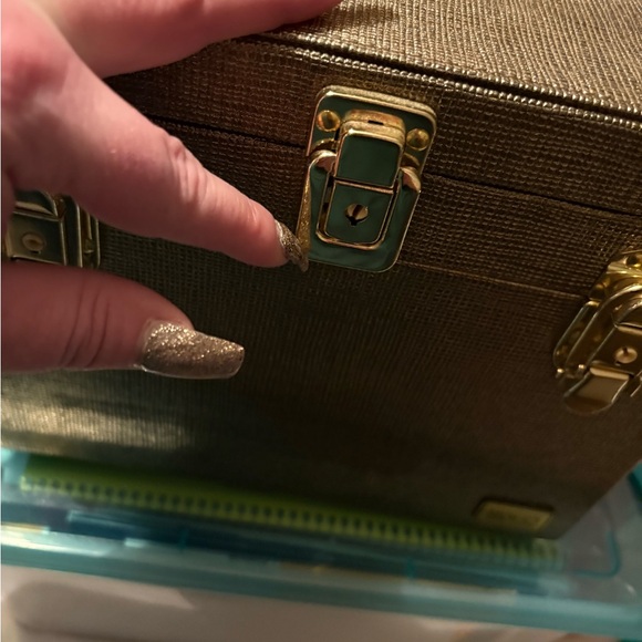 Elegant Gold Cosmetic Case - Picture 9 of 14